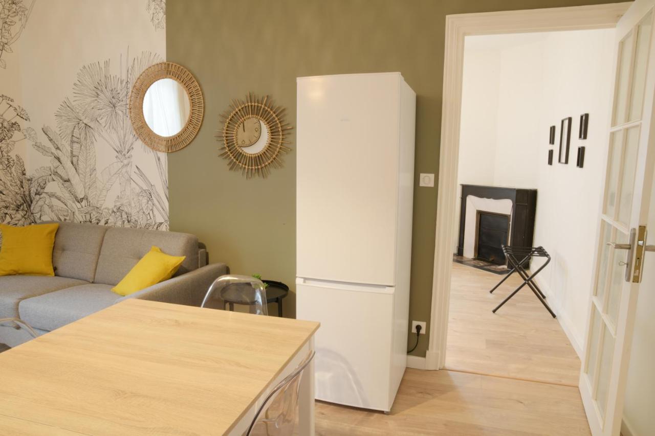 T3 De Charme Situe En Hyper Centre Avec Wifi, Linge, Draps, Savons Et Serviettes Fournis كونْياك الغرفة الصورة