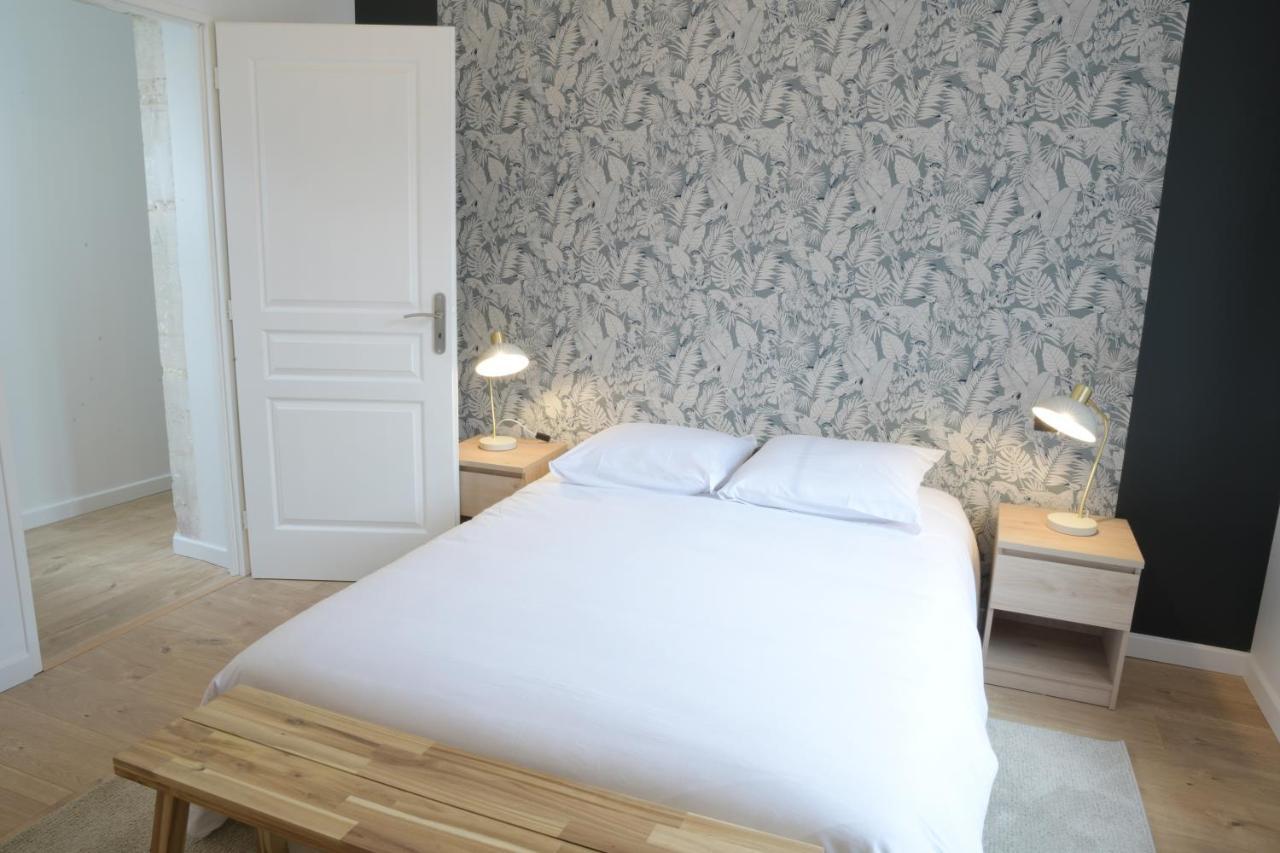 T3 De Charme Situe En Hyper Centre Avec Wifi, Linge, Draps, Savons Et Serviettes Fournis كونْياك الغرفة الصورة